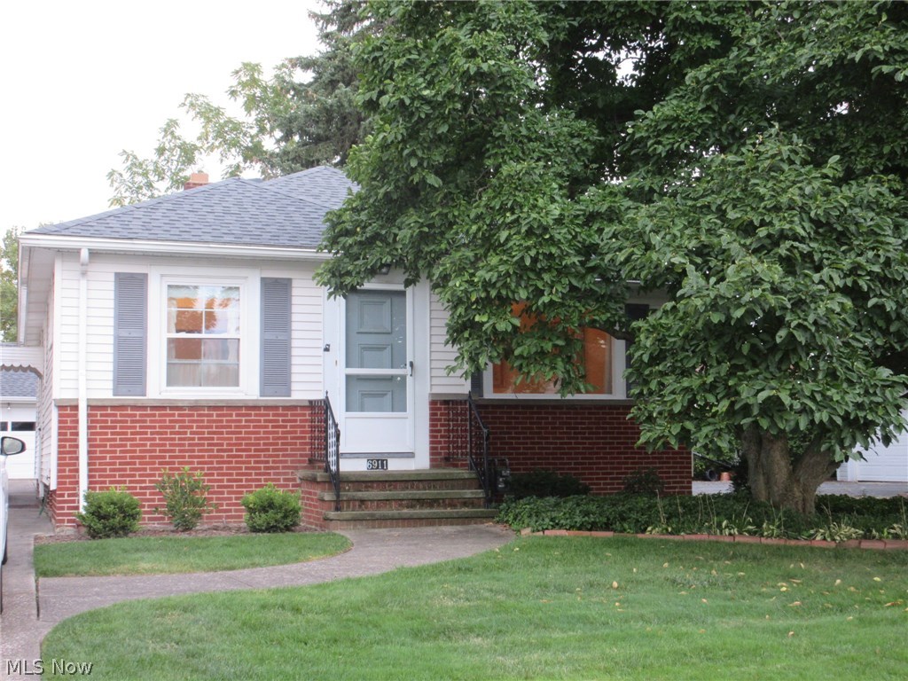 6911 Ackley Road Parma, OH 44129 - Photo 1 of 25