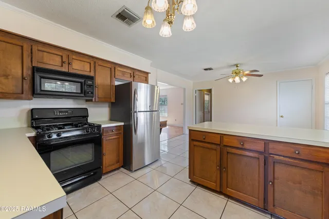 $240,000 | 100 Papwood Circle, Lafayette, LA 70503