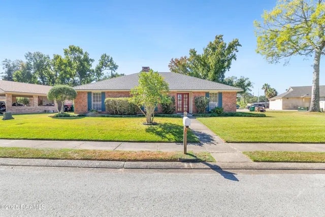 $240,000 | 100 Papwood Circle, Lafayette, LA 70503