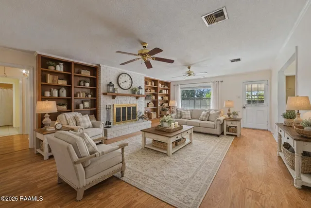 $240,000 | 100 Papwood Circle, Lafayette, LA 70503