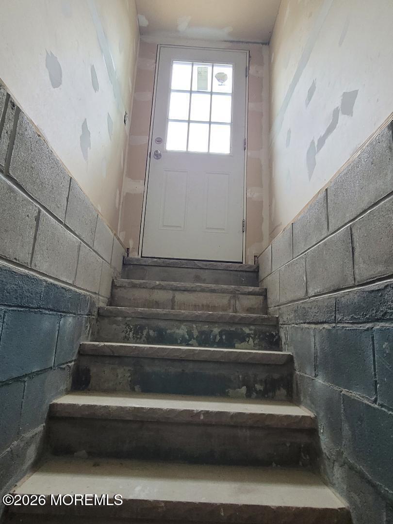 202 Teal Road Brick, NJ 08723 - Photo 14 of 17 202 teal downstairs door