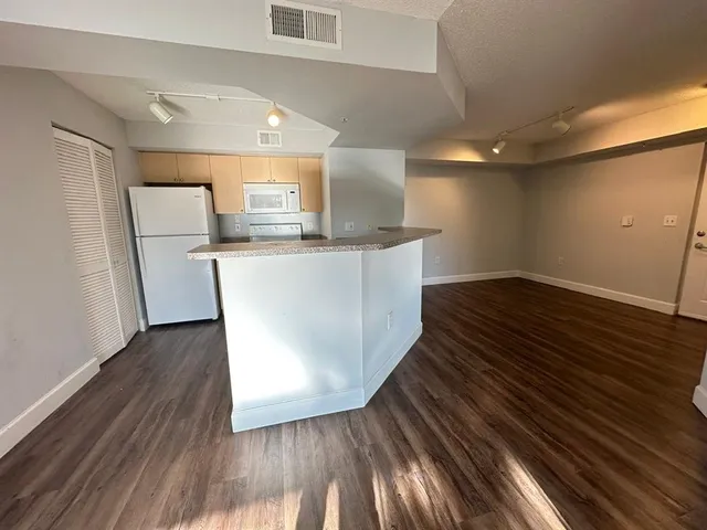 $1,595 | 3740 Northwest Adriatic Lane, Unit 305, Jensen Beach, FL 34957