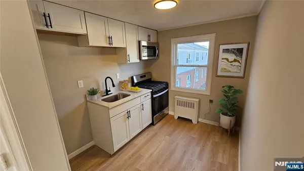 $240,000 | 64 Hastings Avenue, Unit B, Rutherford, NJ 07070