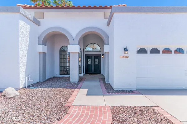 $695,000 | 1031 South Capistrano Drive, Gilbert, AZ 85233