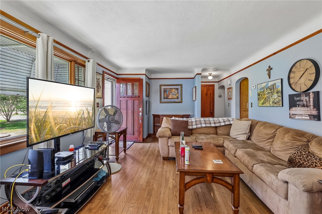 483 Som Center Road Cleveland, OH 44143 - Photo 10 of 37 Gallery Image 10