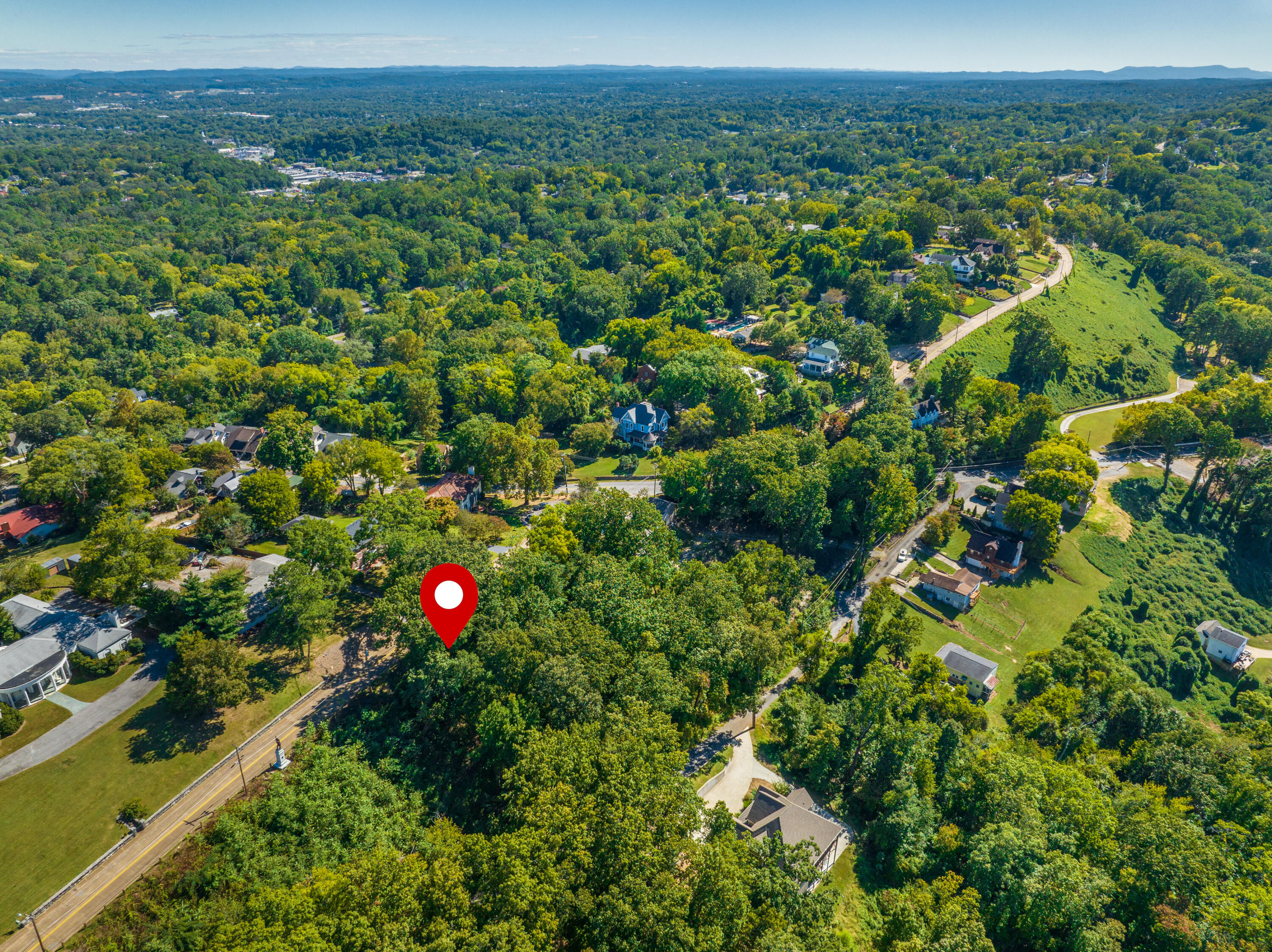 111 North Crest Road Chattanooga, TN 37404 - Photo 6 of 13 2022_09_September_111_N_Crest_Rd_0007