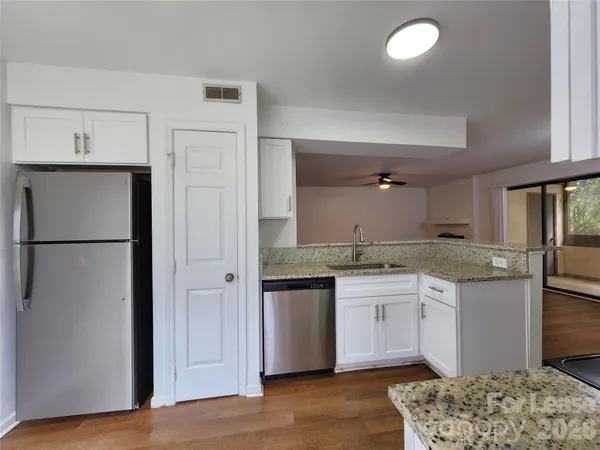 $1,550 | 5721 Dockside Drive, Charlotte, NC 28227