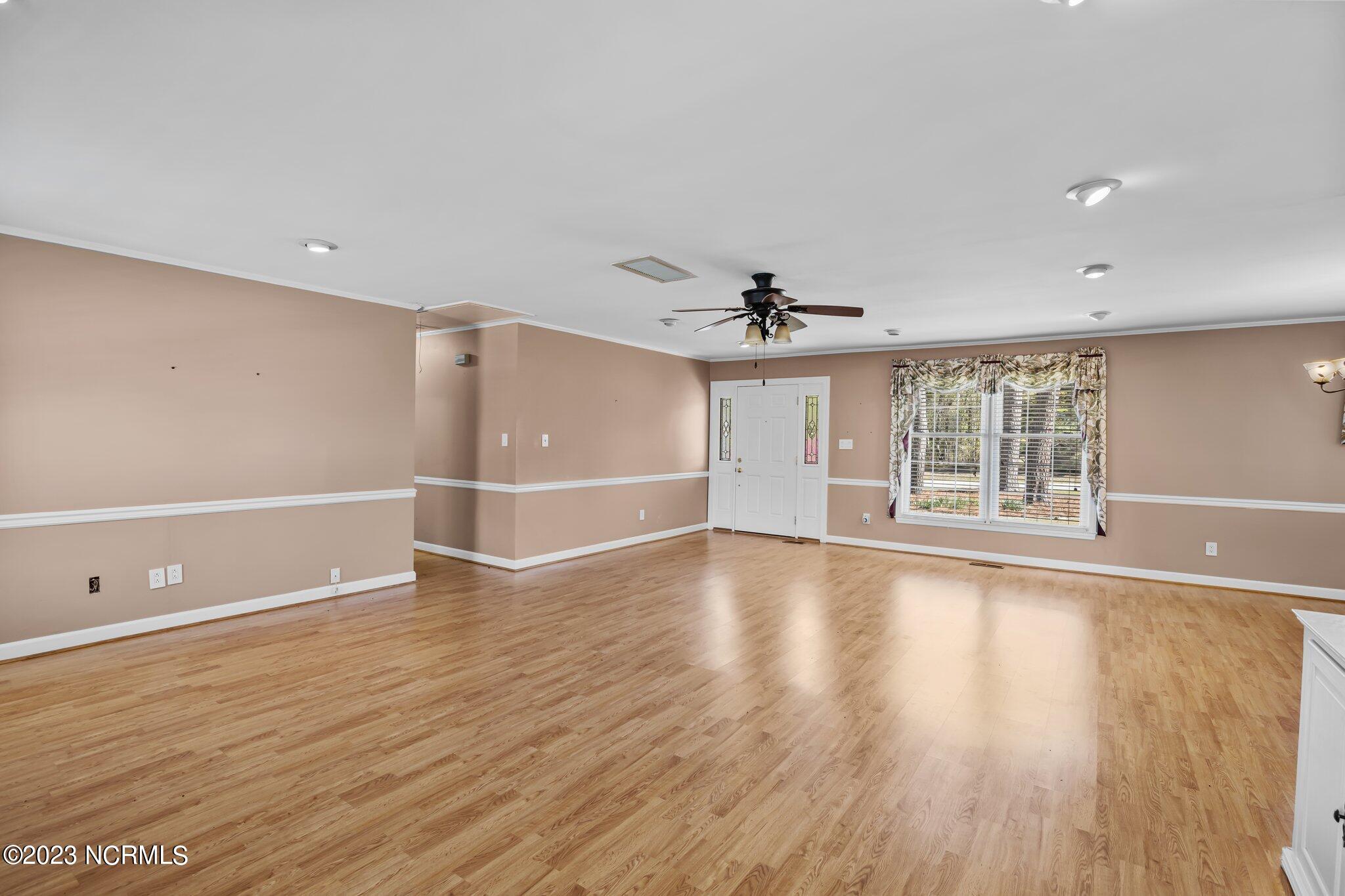 1094 Bennett Road Minnesott Beach, NC 28510 - Photo 14 of 50 14-web-or-mls-2I3A0033