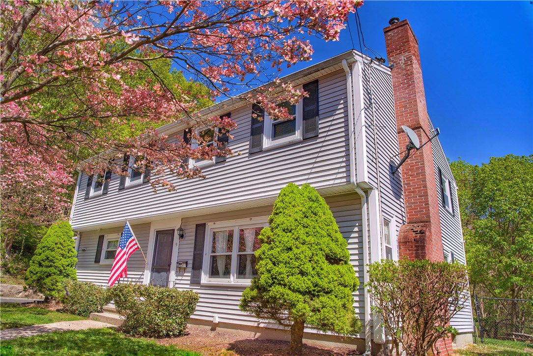 9 Denson Road Lincoln, RI 02865 - Photo 4 of 30