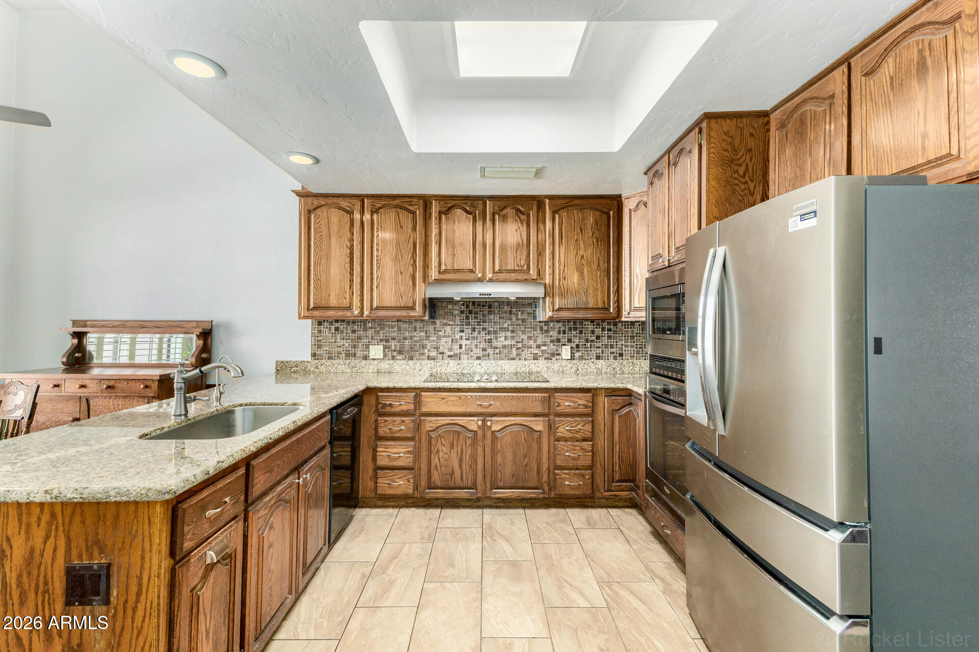 537 East Hackamore Street Mesa, AZ 85203 - Photo 12 of 38 kitchen