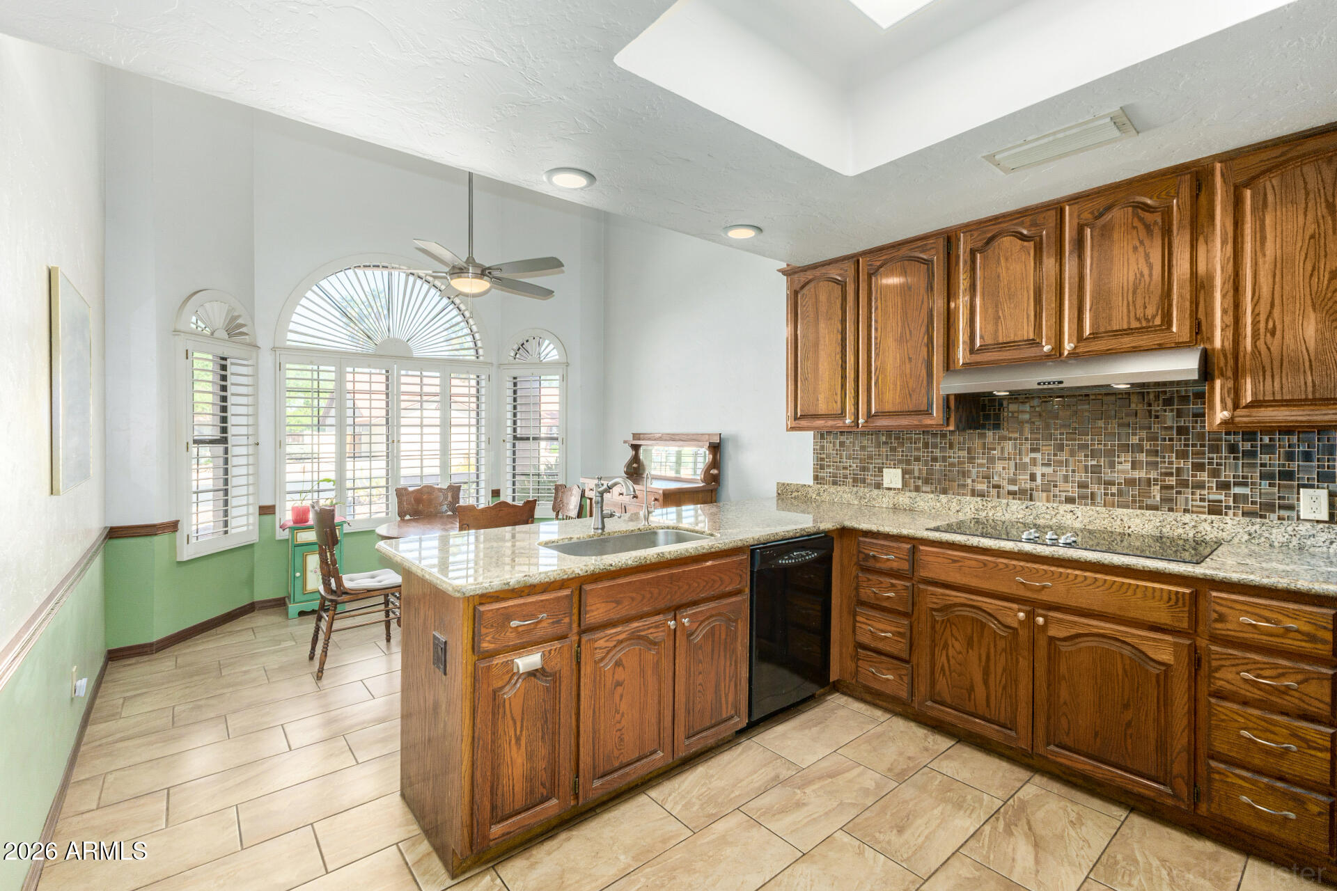 537 East Hackamore Street Mesa, AZ 85203 - Photo 13 of 38 kitchen