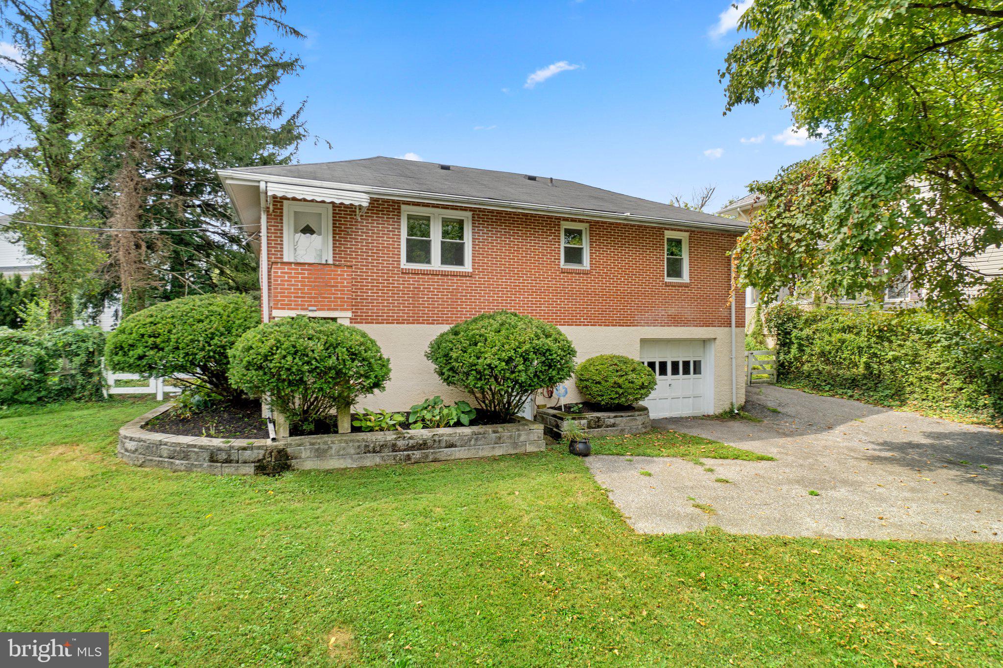 25 Overbrook Road Catonsville, MD 21228 - Photo 20 of 39 One car garage in the back w/long driveway and...