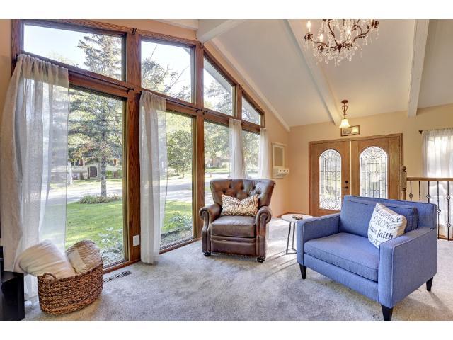 102 Belmont Road Apple Valley, MN 55124 - Photo 1 of 18 Gallery Image 1