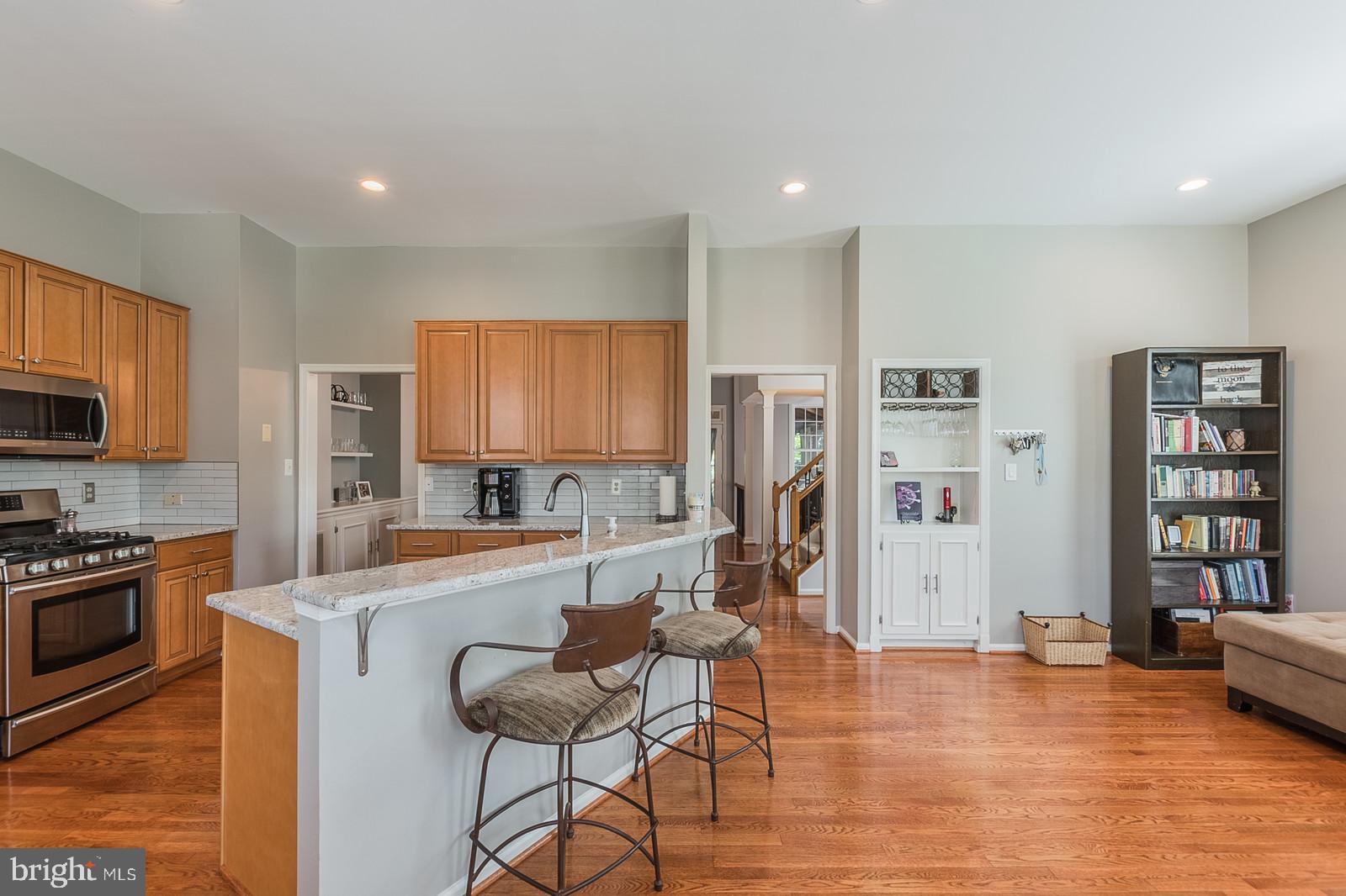 20708 Riptide Square Sterling, VA 20165 - Photo 11 of 79 Gallery Image 11
