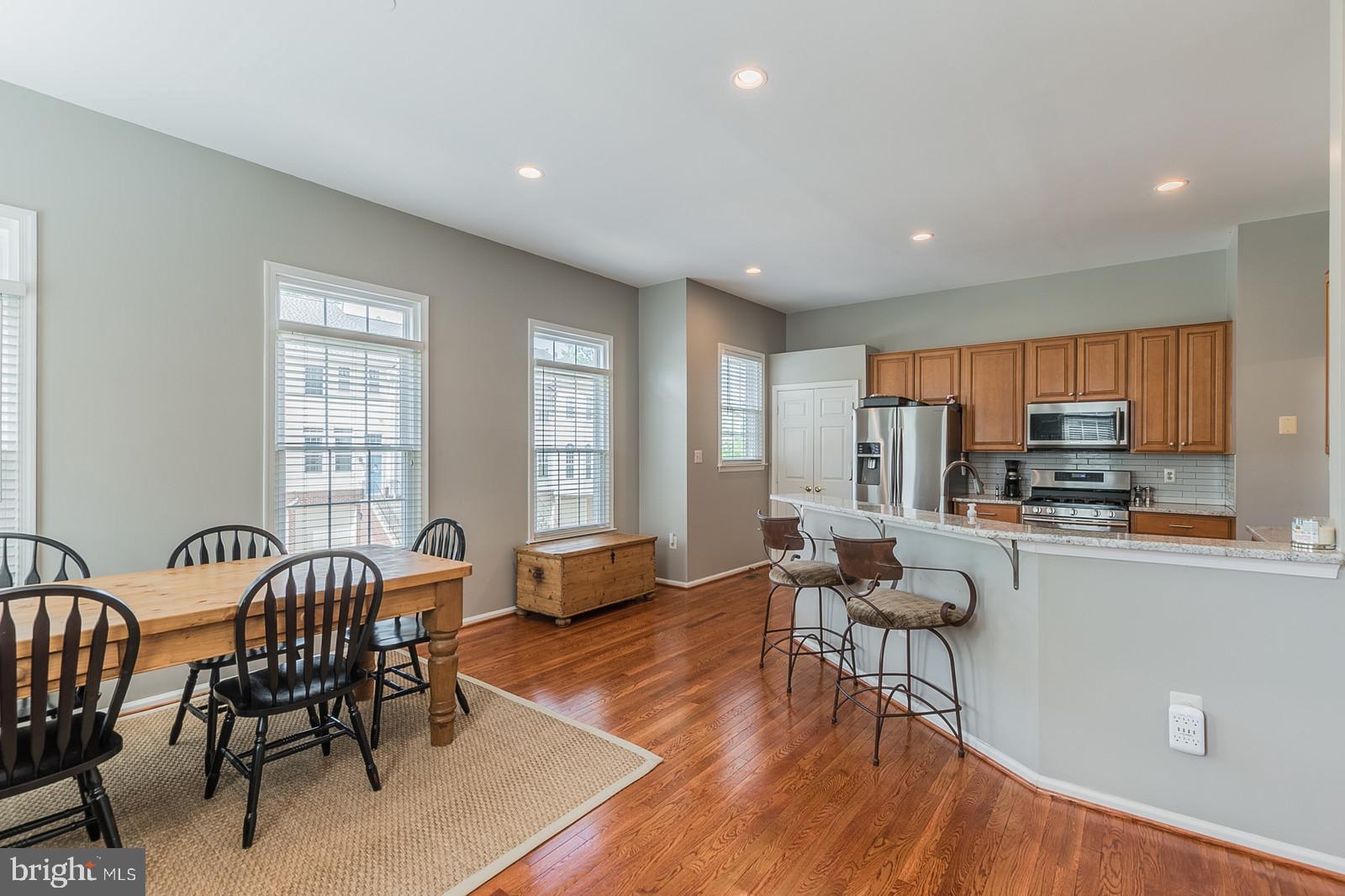 20708 Riptide Square Sterling, VA 20165 - Photo 13 of 79 Gallery Image 13