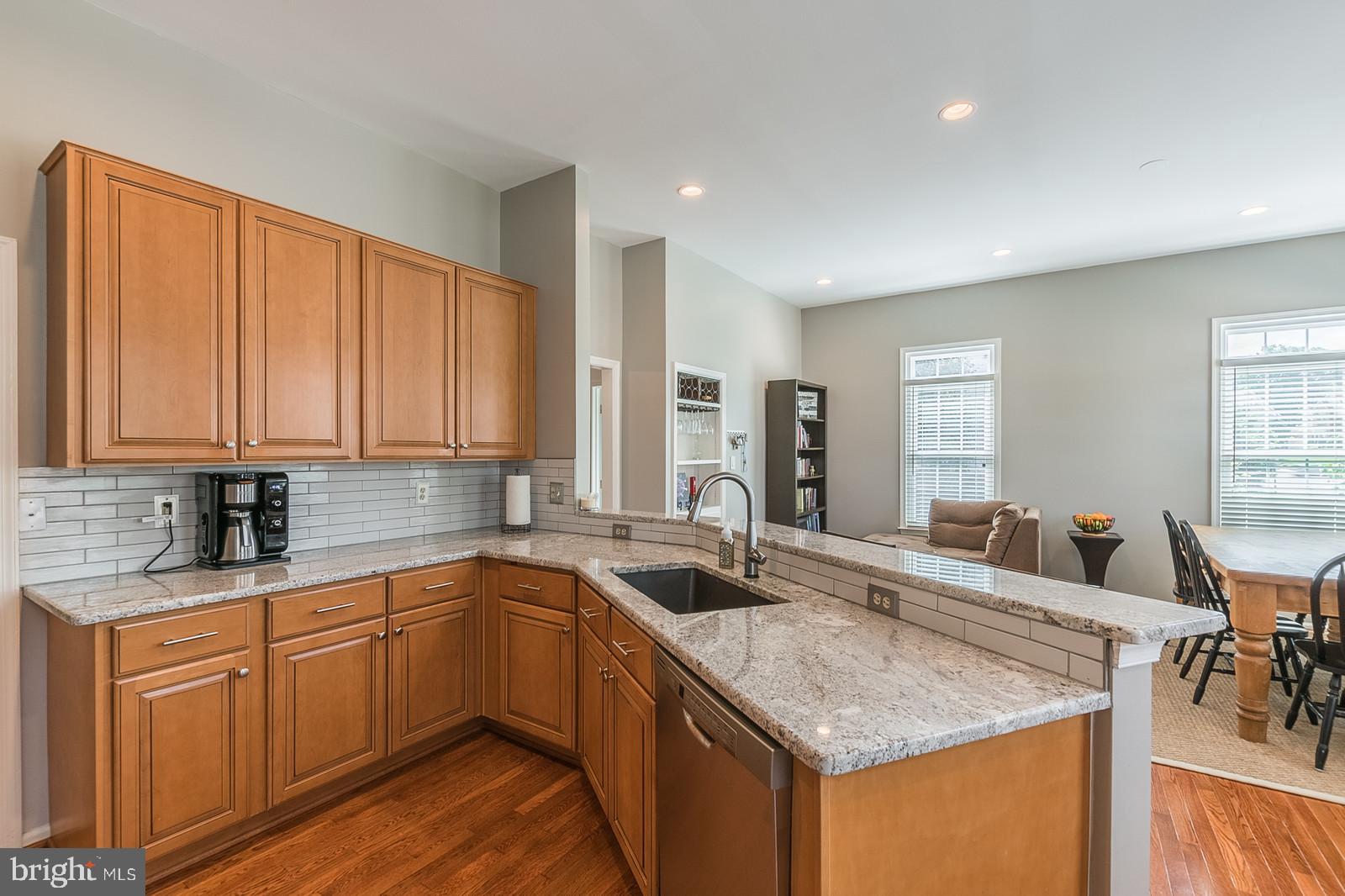 20708 Riptide Square Sterling, VA 20165 - Photo 16 of 79 Gallery Image 16