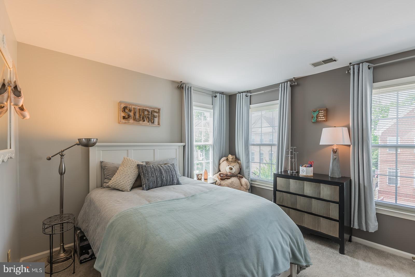 20708 Riptide Square Sterling, VA 20165 - Photo 27 of 79 Gallery Image 27