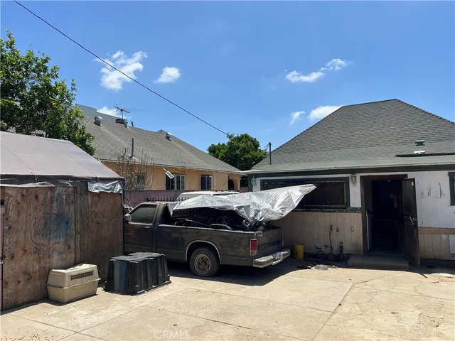 $1,000,000 | 223 East 28th Street, Los Angeles, CA 90011