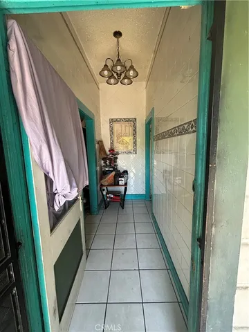 $1,000,000 | 223 East 28th Street, Los Angeles, CA 90011