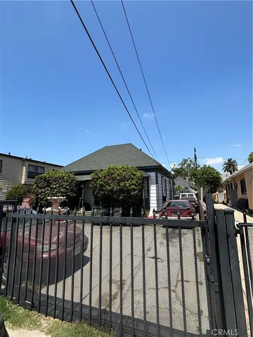 $1,000,000 | 223 East 28th Street, Los Angeles, CA 90011