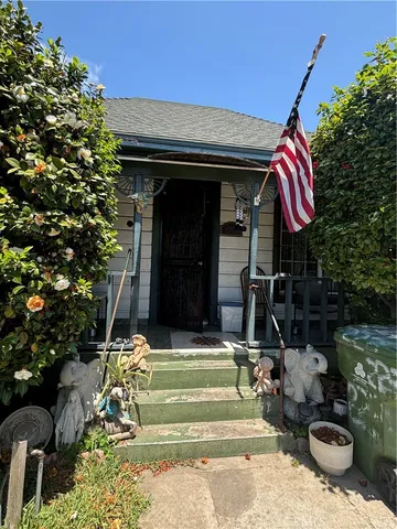 $1,000,000 | 223 East 28th Street, Los Angeles, CA 90011