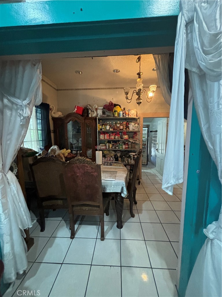 223 East 28th Street Los Angeles, CA 90011 - Photo 6 of 16 dinning room