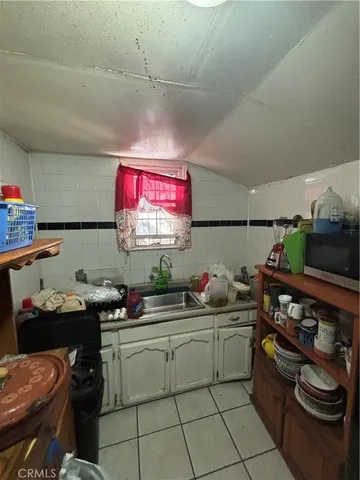 $1,000,000 | 223 East 28th Street, Los Angeles, CA 90011