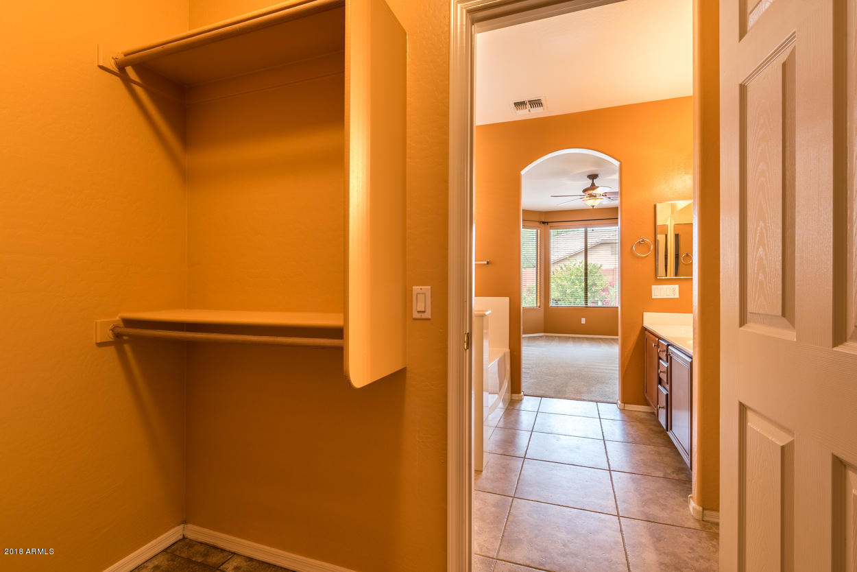9410 West Heber Road Tolleson, AZ 85353 - Photo 18 of 26 jorge closet