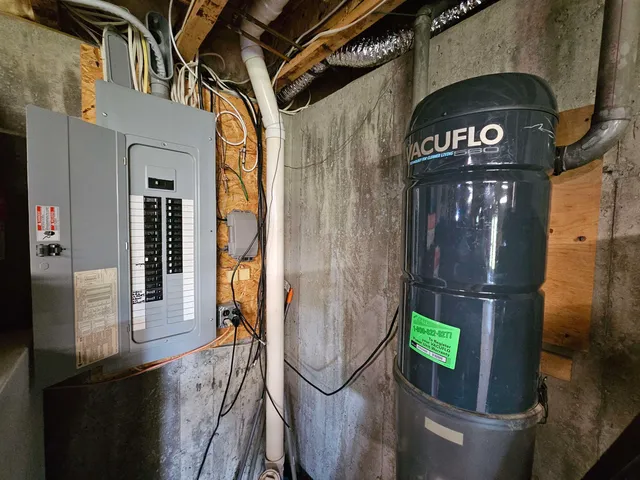 $599,900 | 1576 Pine Hill Road, Derby, VT 05855