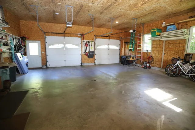 $599,900 | 1576 Pine Hill Road, Derby, VT 05855