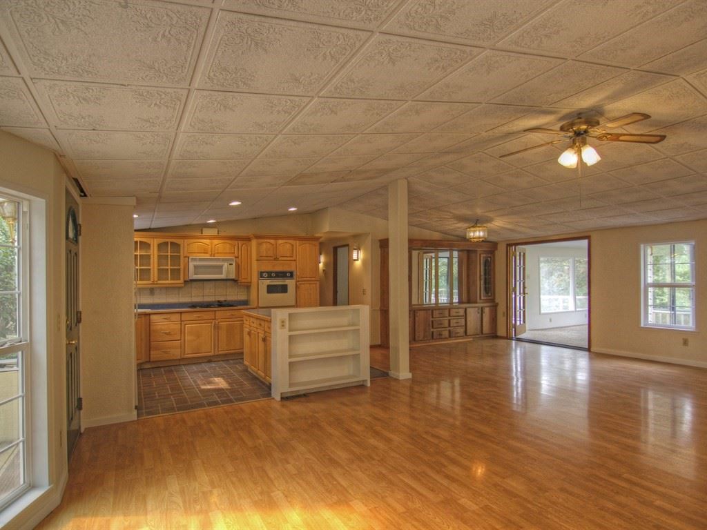 6402 South Linke Road Greenacres, WA 99016 - Photo 2 of 20