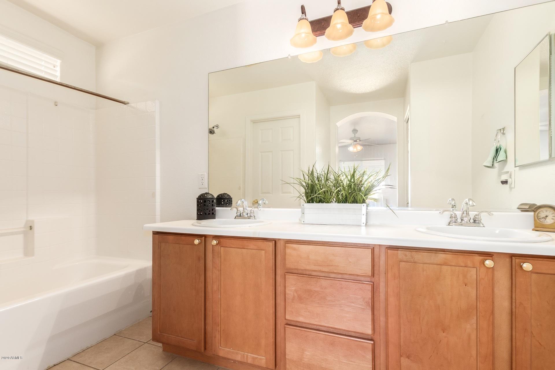 1411 East Chipman Road Phoenix, AZ 85040 - Photo 16 of 27 Master Bath