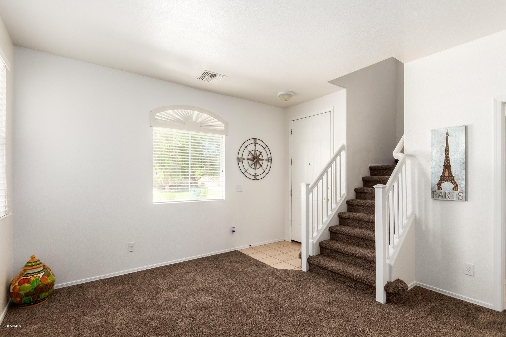 1411 East Chipman Road Phoenix, AZ 85040 - Photo 3 of 27 Living Room
