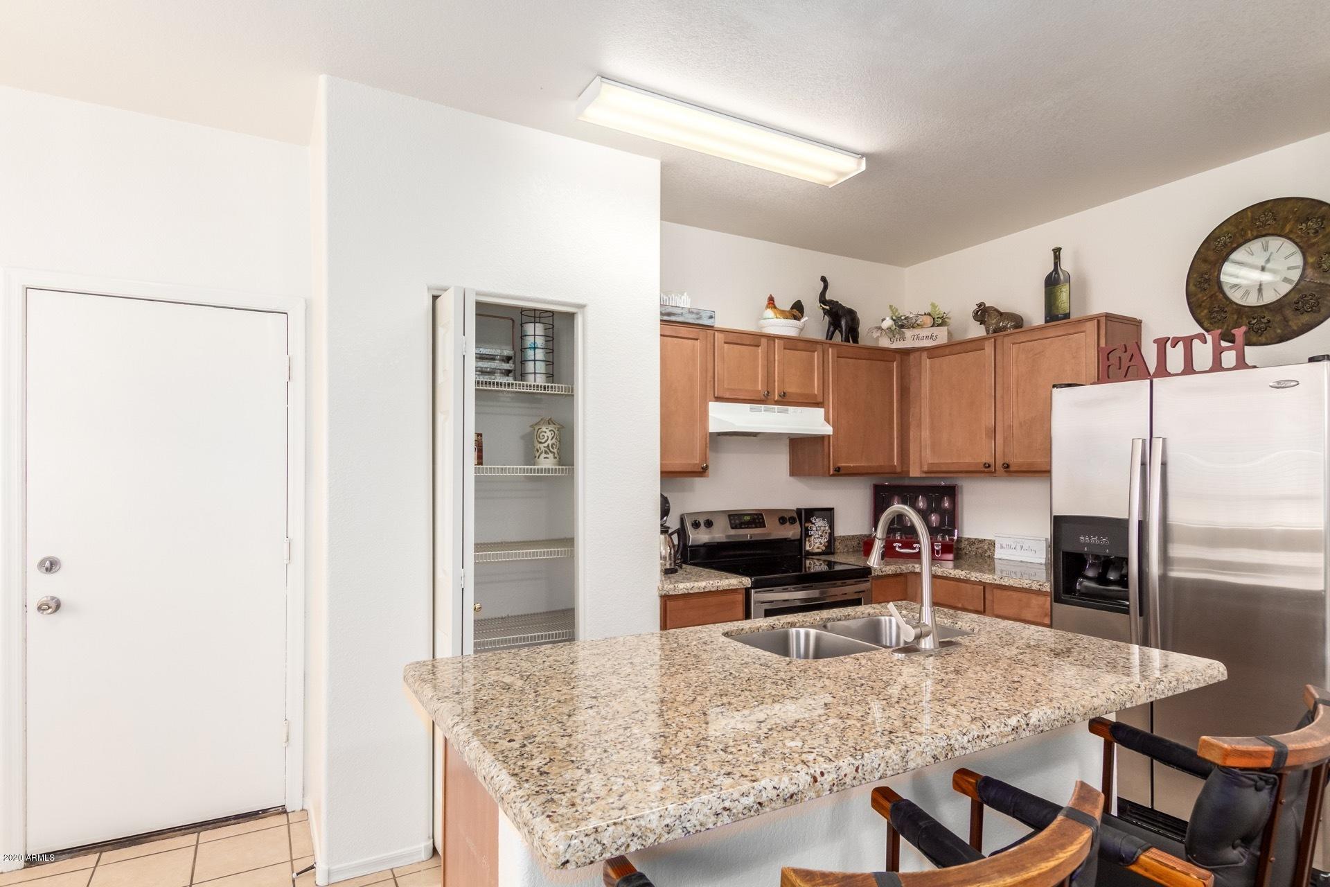 1411 East Chipman Road Phoenix, AZ 85040 - Photo 8 of 27 Granite
