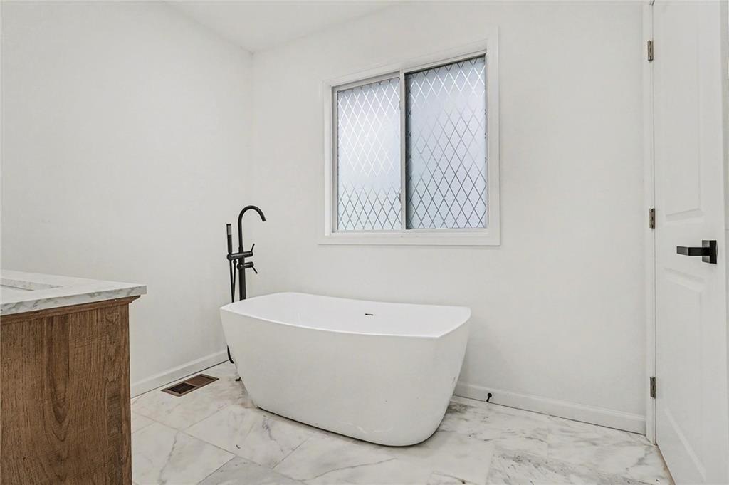 951 Reed Avenue East Point, GA 30344 - Photo 11 of 27