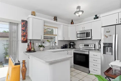 $925,000 | 6801 Southwest 27th Street, Miami, FL 33155