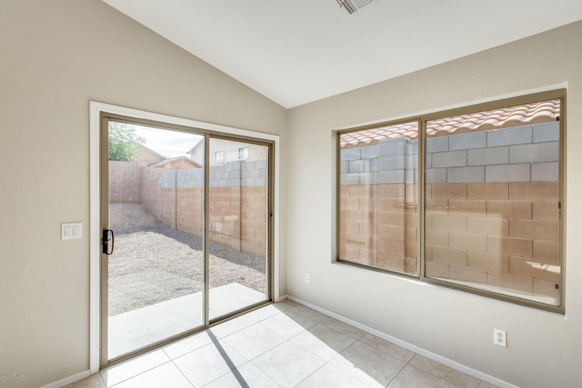417 West Beautiful Lane Phoenix, AZ 85041 - Photo 11 of 33