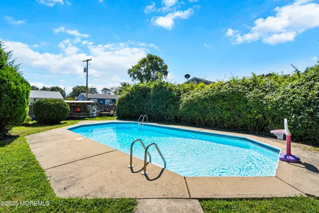 $565,000 | 1108 Anchor Avenue, Beachwood, NJ 08722