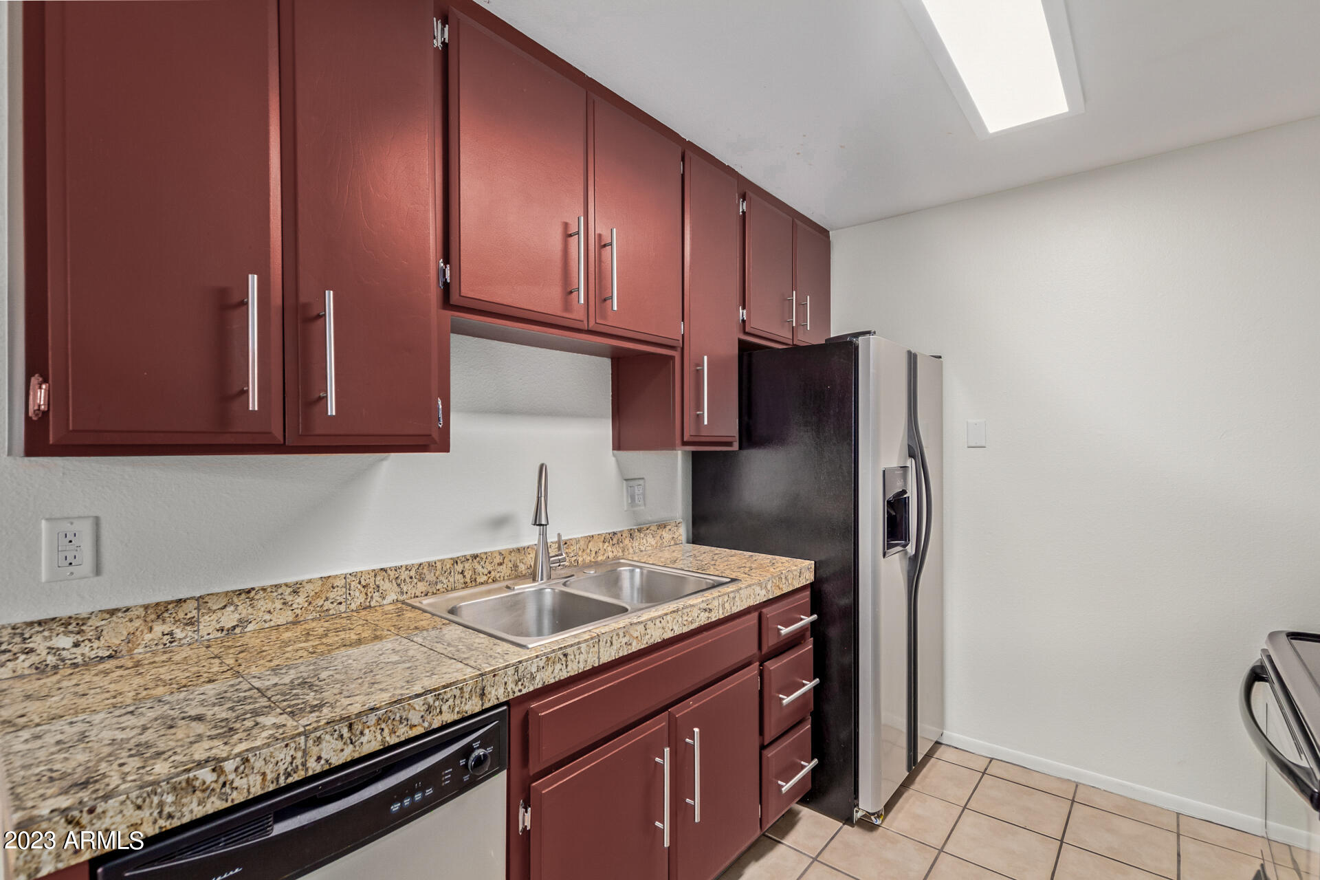 5525 East Thomas Road, Unit I 7 Phoenix, AZ 85018 - Photo 11 of 39 18 - Thomas