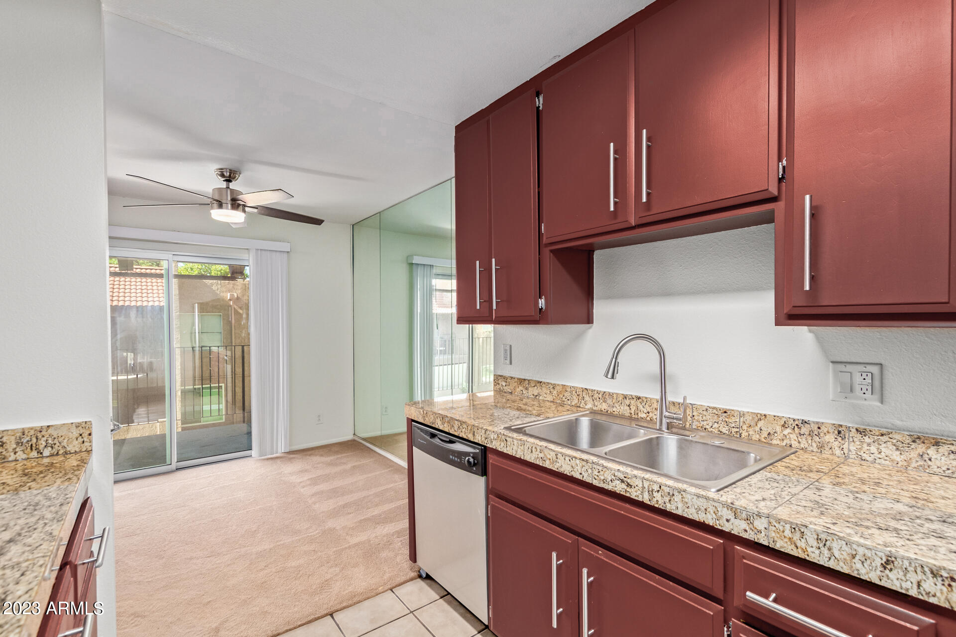 5525 East Thomas Road, Unit I 7 Phoenix, AZ 85018 - Photo 12 of 39 19 - Thomas