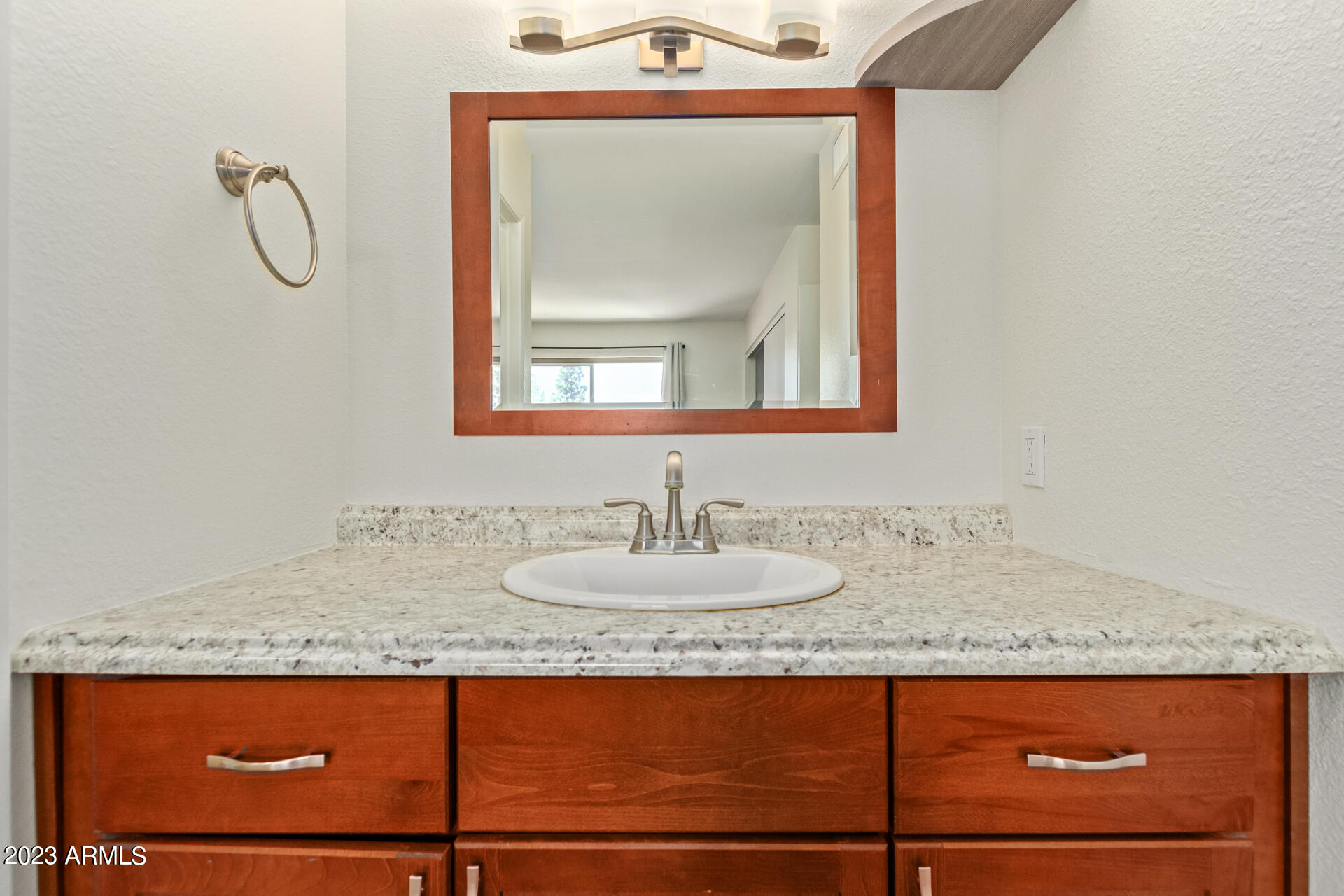 5525 East Thomas Road, Unit I 7 Phoenix, AZ 85018 - Photo 17 of 39 24 - Thomas