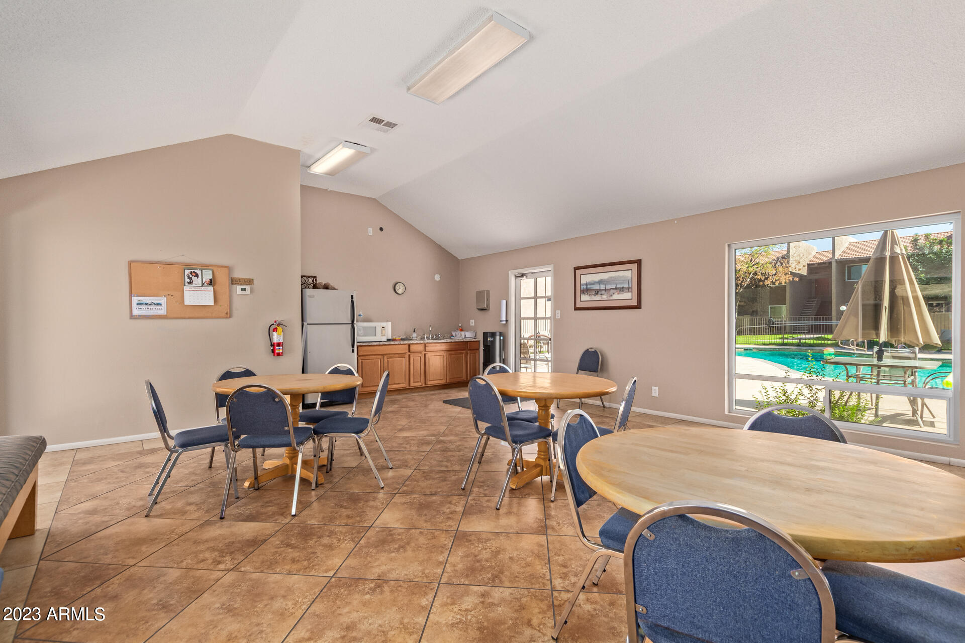 5525 East Thomas Road, Unit I 7 Phoenix, AZ 85018 - Photo 30 of 39 07 - Thomas