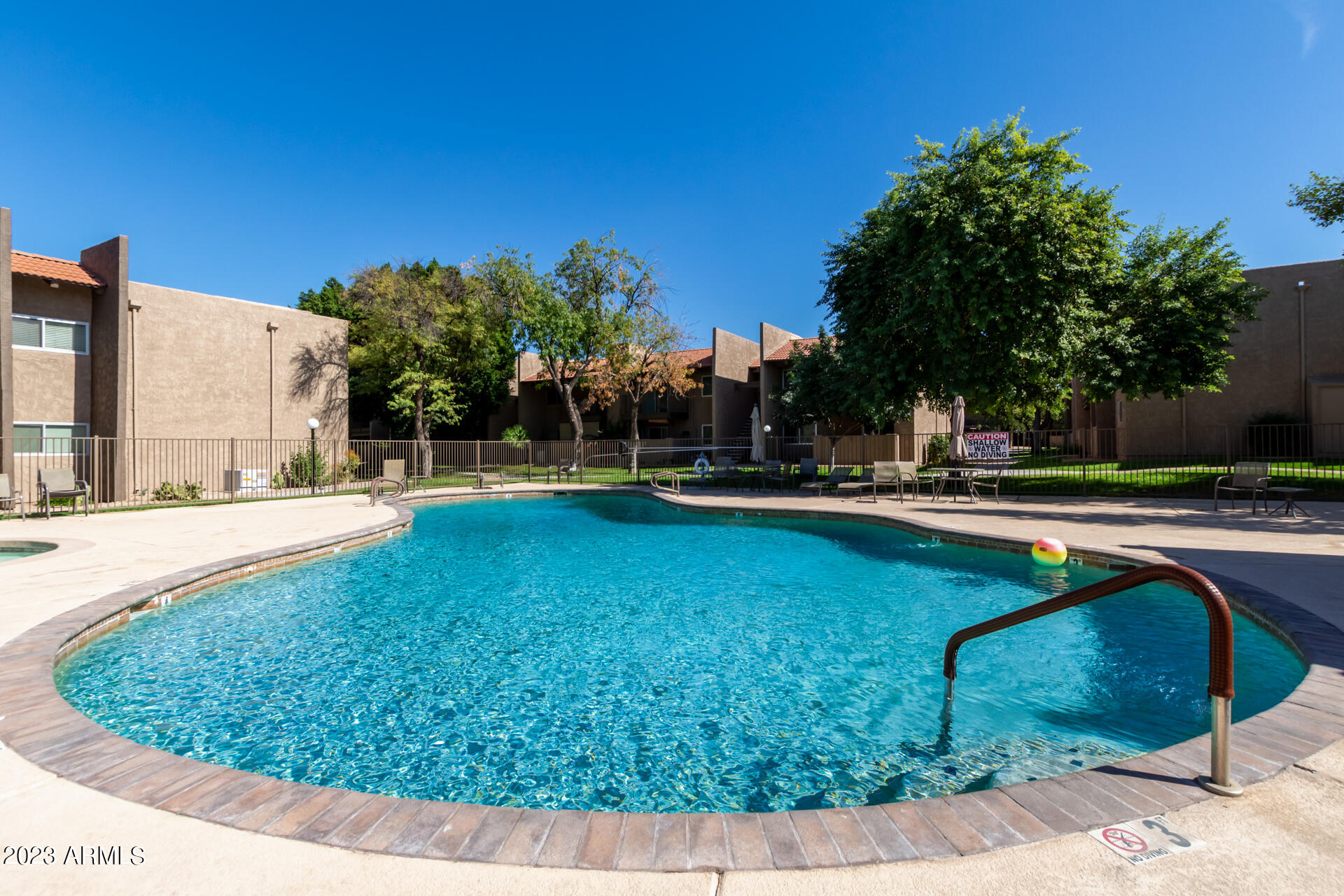 5525 East Thomas Road, Unit I 7 Phoenix, AZ 85018 - Photo 35 of 39 38 - Thomas