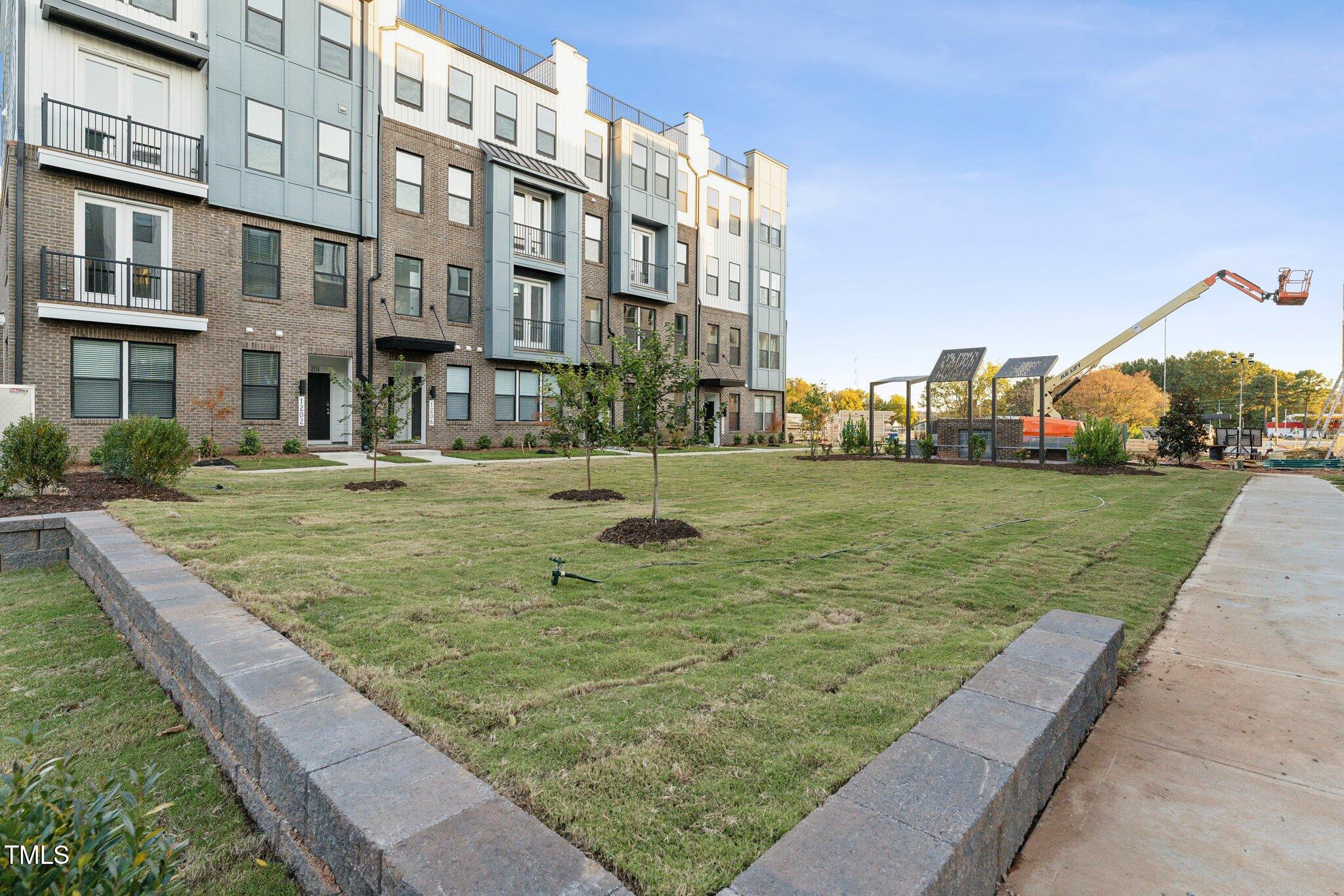 1218 Coach Sta Alley, Unit 101 Raleigh, NC 27601 - Photo 33 of 36 43-web-or-mls-DSC05964