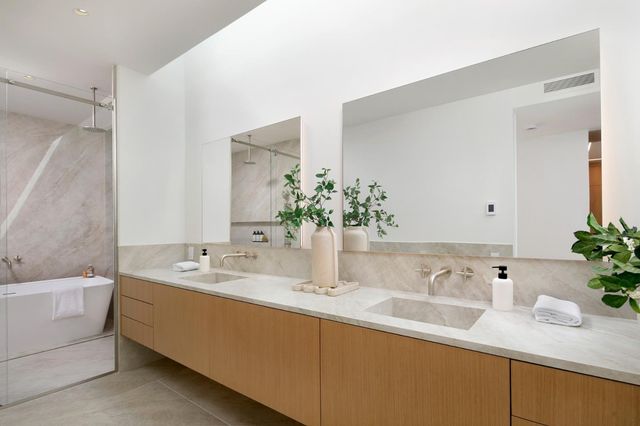 a view of entryway with couch