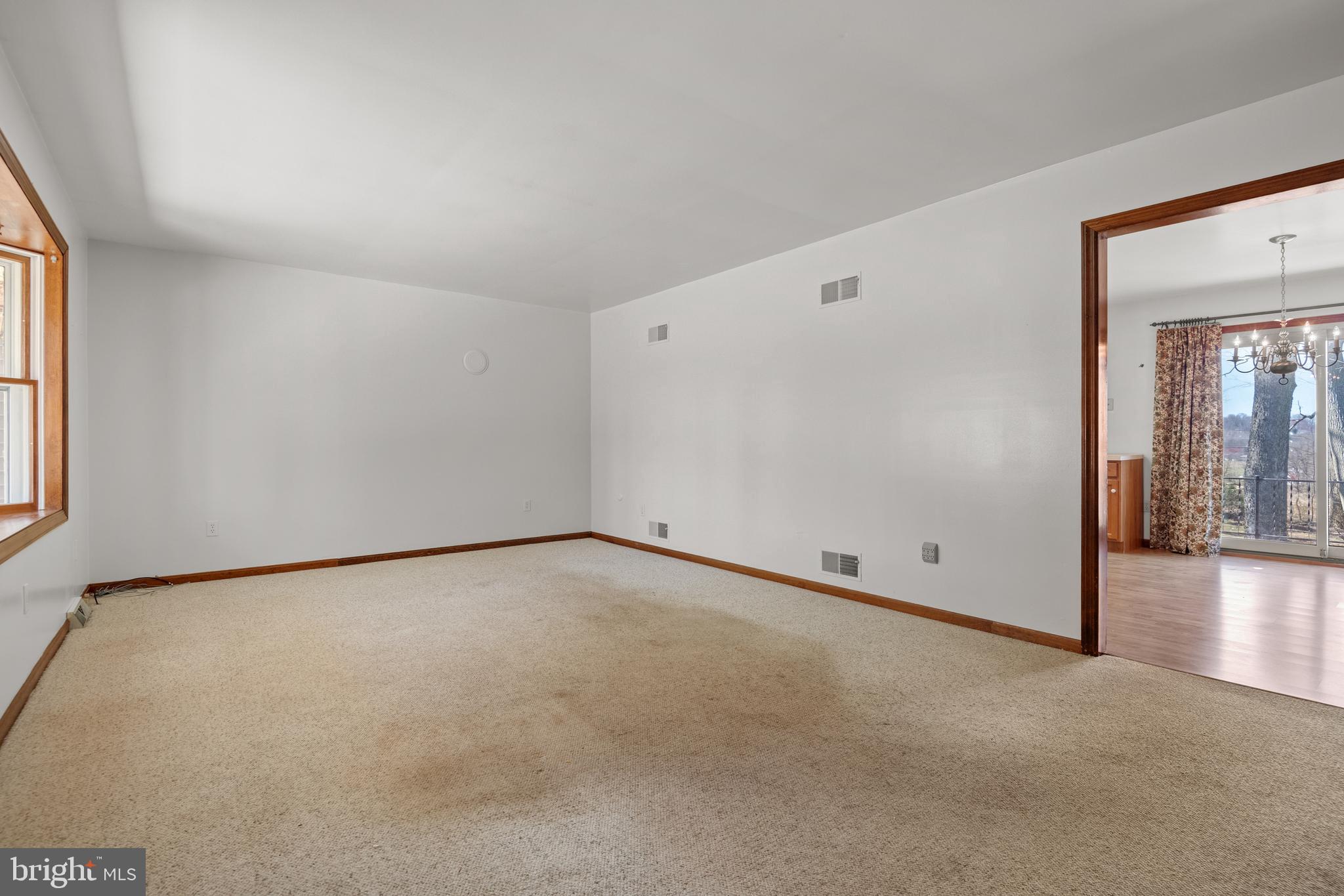 678 Summit Drive Columbia, PA 17512 - Photo 4 of 41