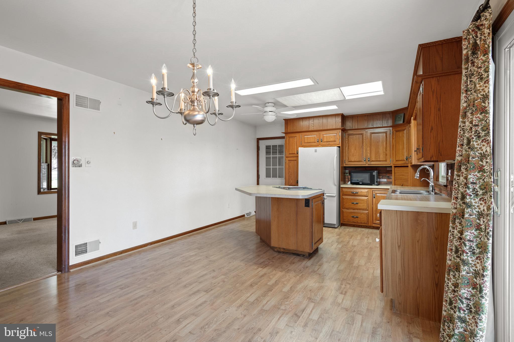 678 Summit Drive Columbia, PA 17512 - Photo 8 of 41