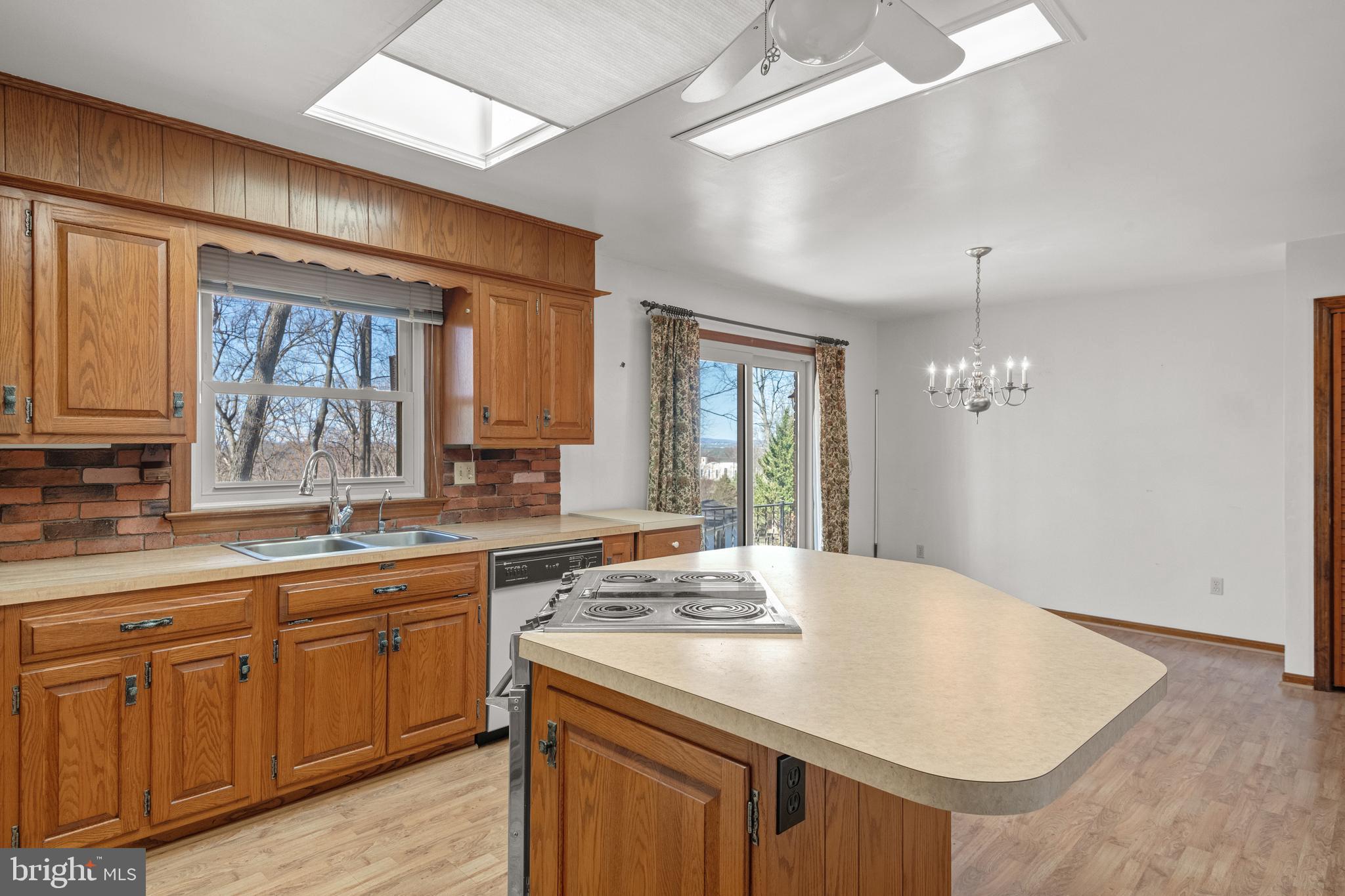 678 Summit Drive Columbia, PA 17512 - Photo 10 of 41