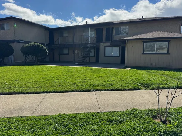$2,350 | 7537 Rogers Lane, Unit 5, Gilroy, CA 95020