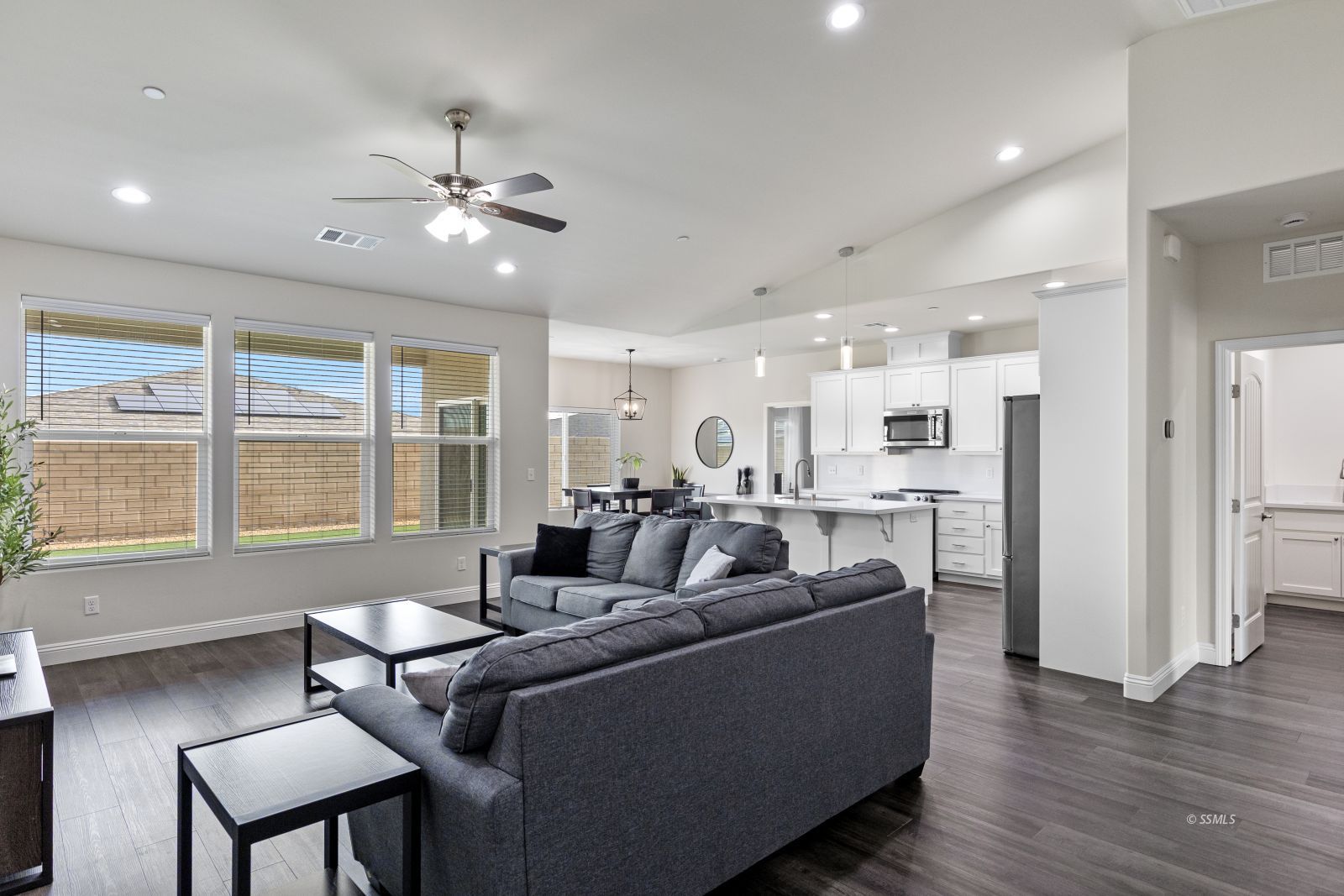428 Thomas Street Ridgecrest, CA 93555 - Photo 8 of 37 Gallery Image 8